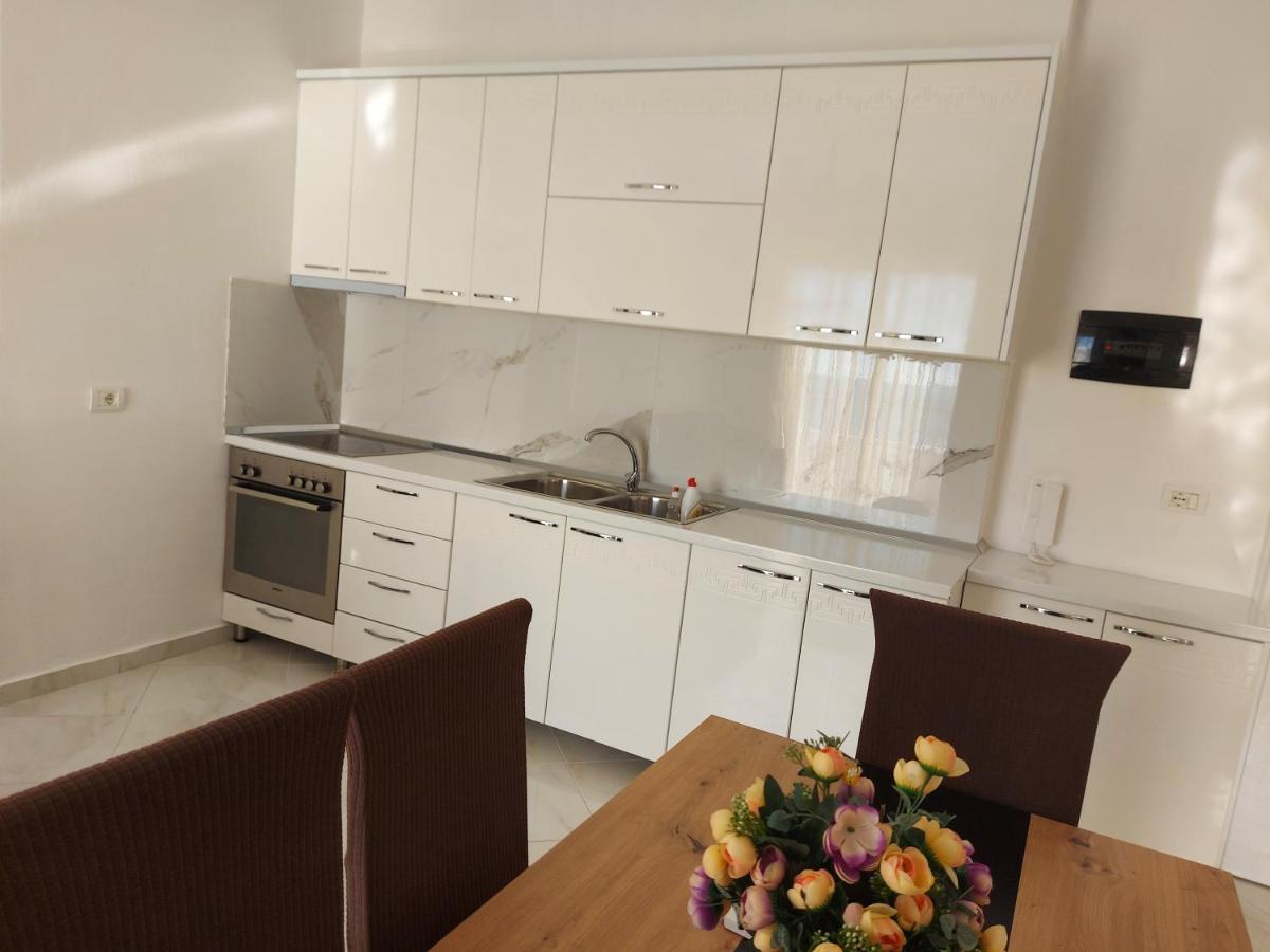 Bral Apartment 7 - Two-Bedroom With Seaview Дуррес Экстерьер фото